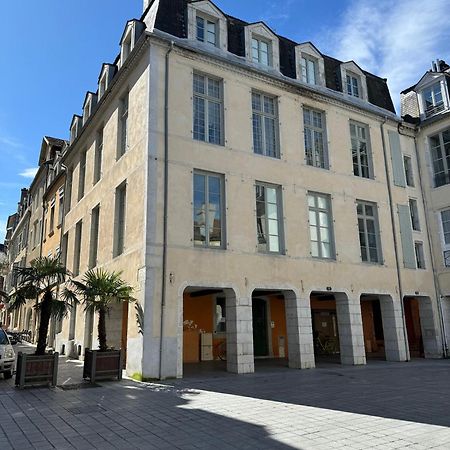 Wonderhost, Bois Et Pierre En Coeur De Ville Pau Exterior foto